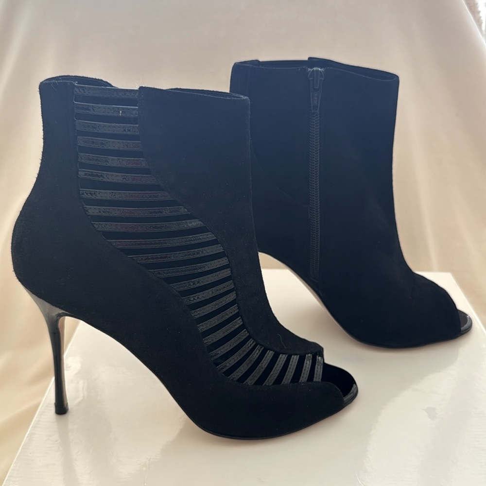 MANOLO BLAHNIK Boots with Cut-Out Design
